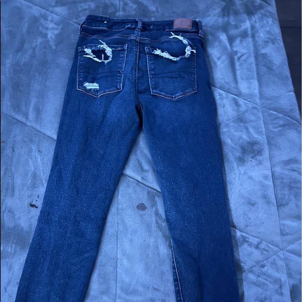 High rise ripped jeans